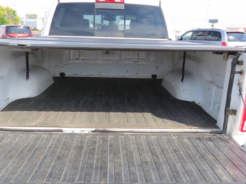 Used 2015 RAM 1500 Laramie 4x4 4dr Crew Cab 5.5 ft. SB PickupImage 11