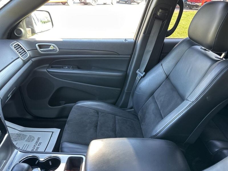 2019 Jeep Grand Cherokee Altitude photo 23
