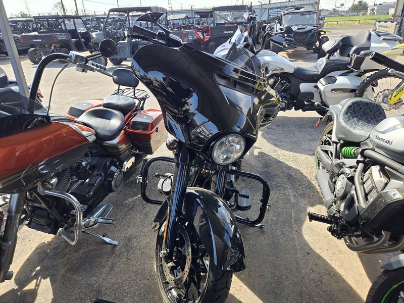 USED 2020 HARLEY STREET GLIDE SPECIAL Image 9