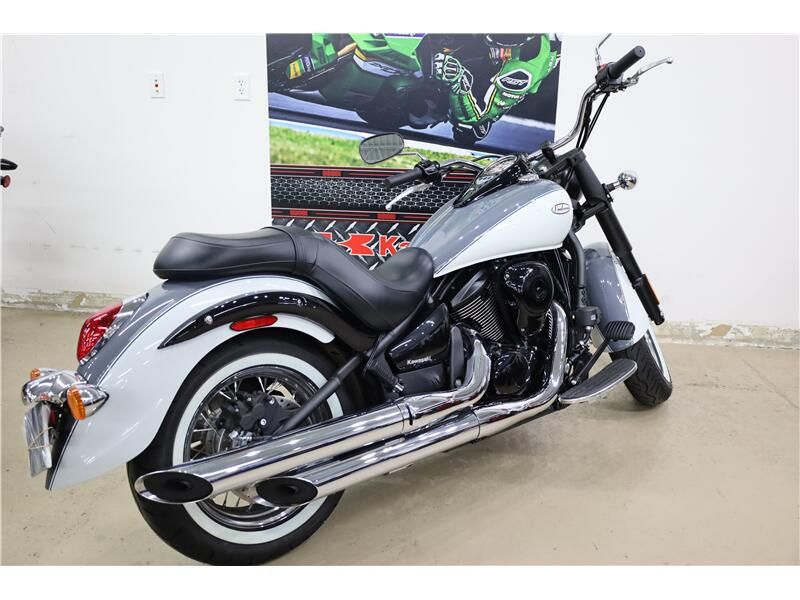 Used 2024 Kawasaki VULCAN 900 CLASSIC Image 2