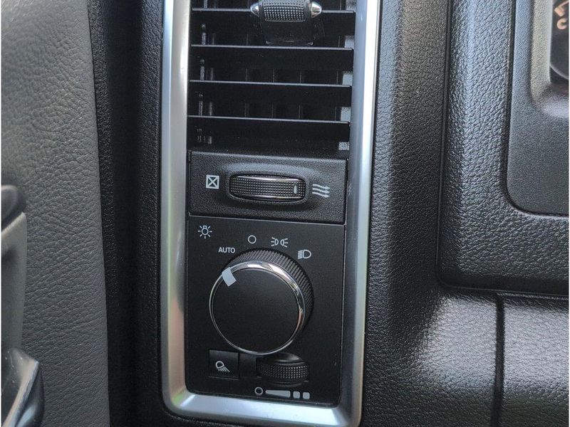 2023 RAM 1500 Classic SLTImage 24