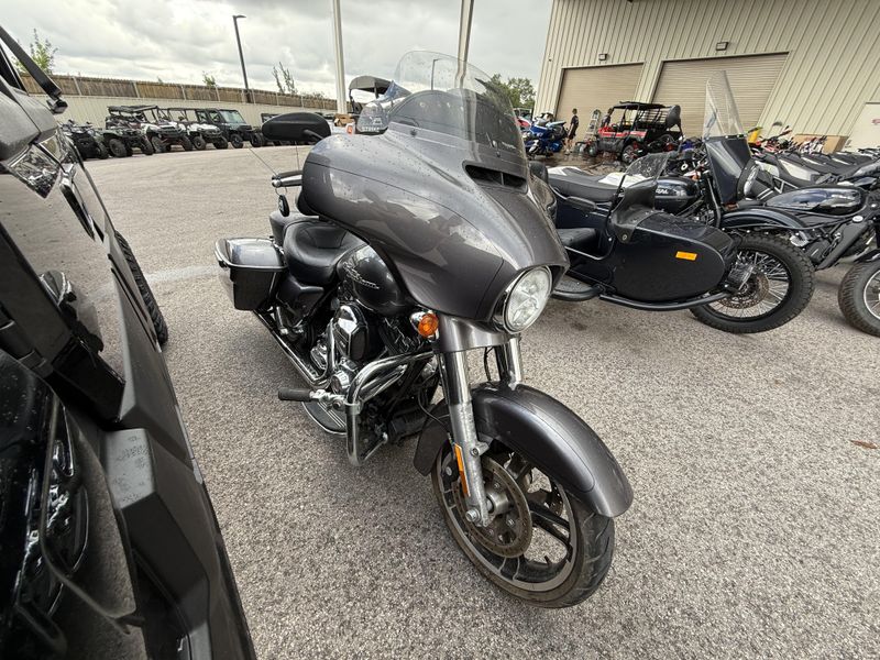 USED 2015 HARLEY STREET GLIDE SPECIAL Image 1
