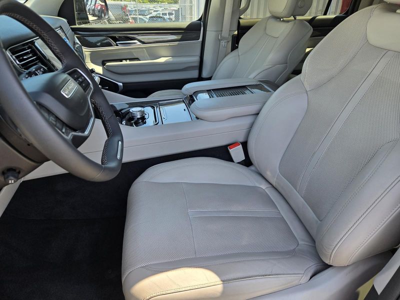 2022 Jeep Wagoneer Series II 4x2