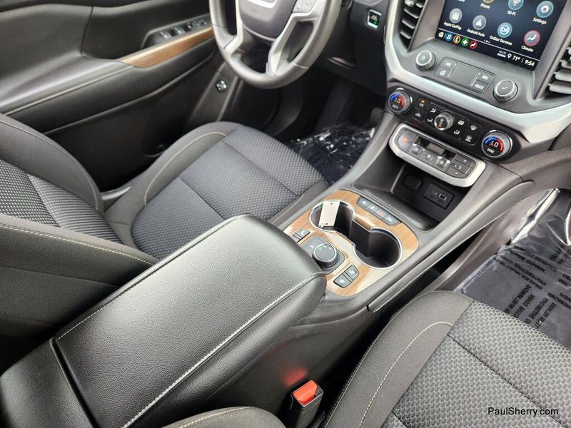 Used 2023 GMC Acadia SLE