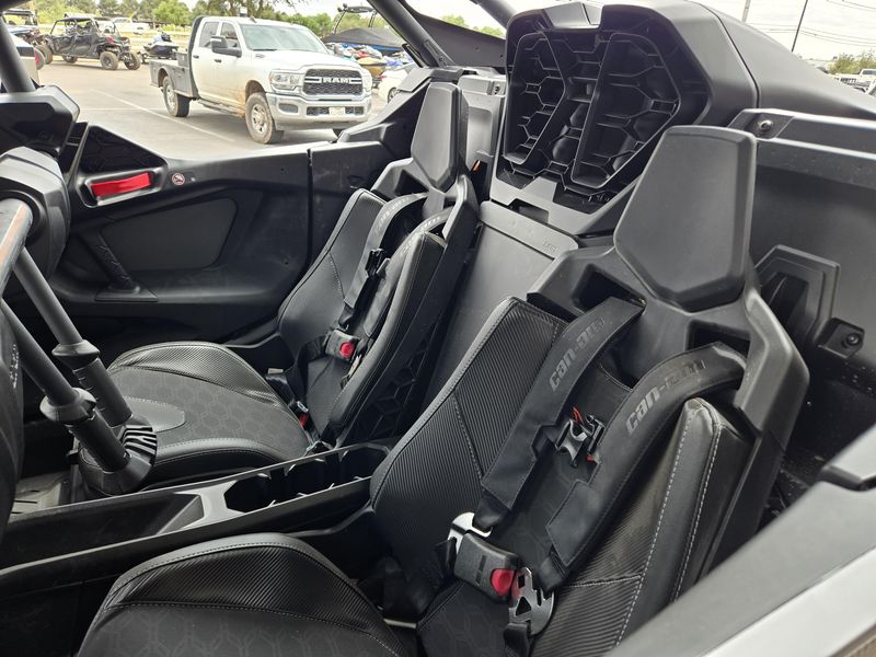 2025 Can-Am MAVERICK R MAX X RS 999T DCT TRIPLE BLACK Image 9