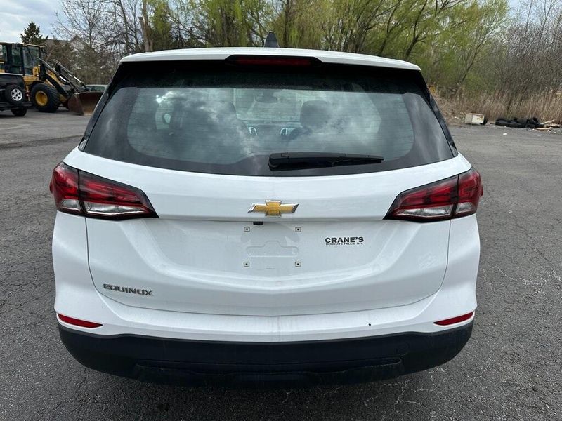 2022 Chevrolet Equinox LSImage 12