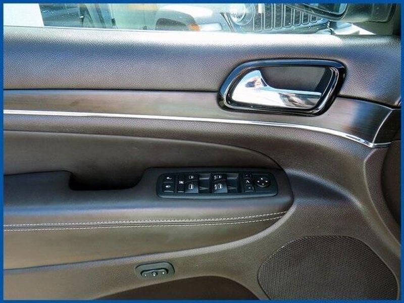 2019 Jeep Grand Cherokee Overland photo 11