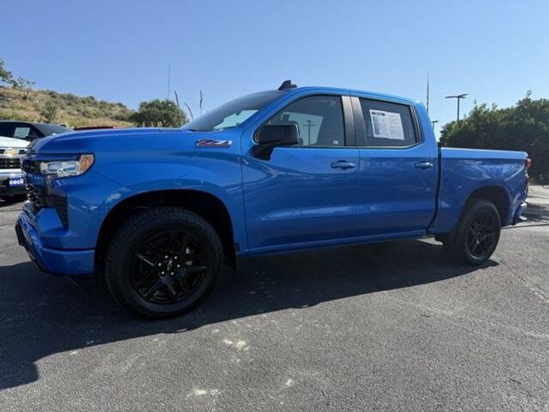 2025 Chevrolet Silverado 1500 RST photo 2