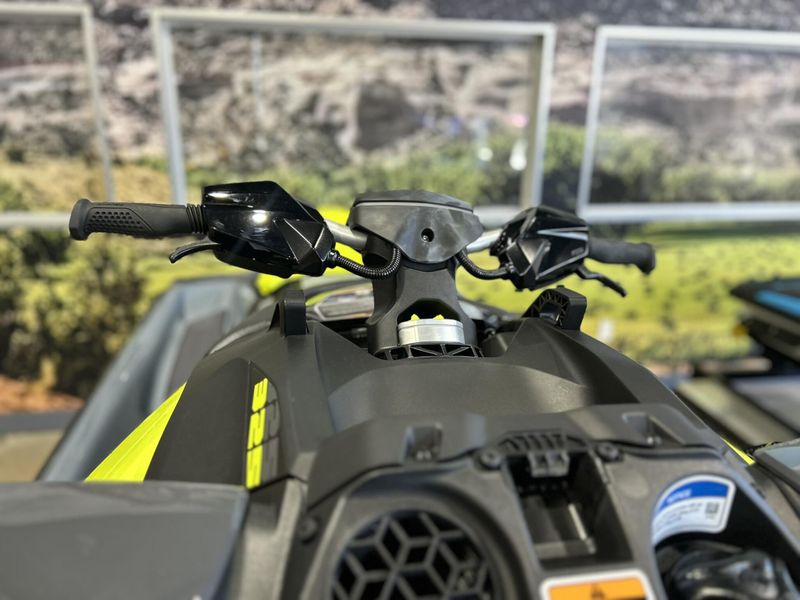2025 Sea-Doo RXP-X 325 (SOUND SYSTEM) Image 12