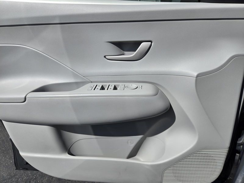 Used 2024 Hyundai Kona SEL FWD