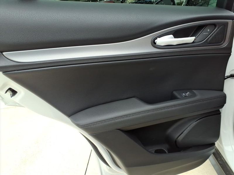 New 2025 Alfa Romeo Stelvio AwdImage 25