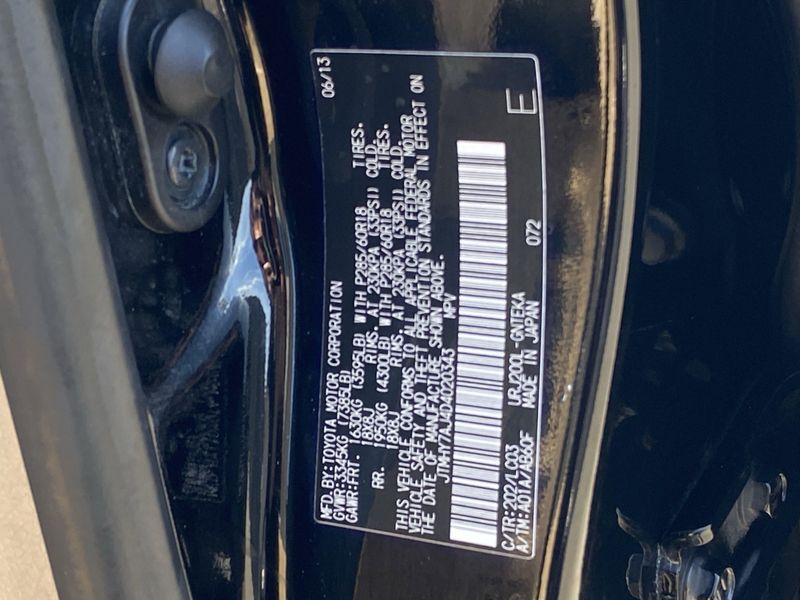2013 Toyota Land Cruiser BaseImage 32