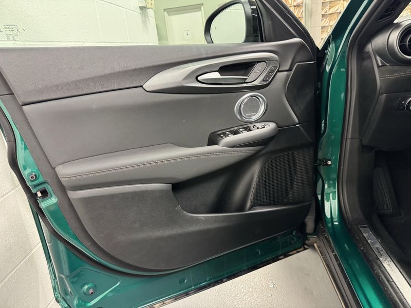 New 2025 Alfa Romeo Tonale Intensa Hybrid EawdImage 5