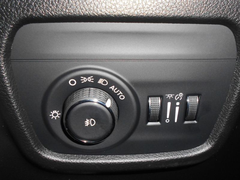 2025 Jeep Grand Cherokee Image 17