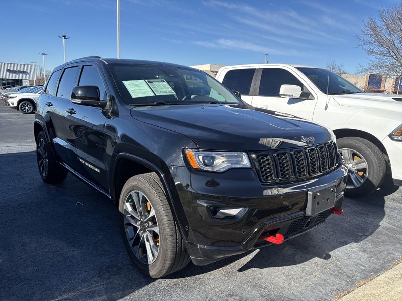 Used 2020 Jeep Grand Cherokee OverlandImage 3