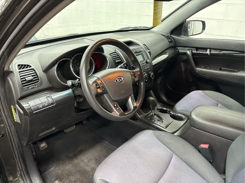 2012 Kia Sorento LX photo 21