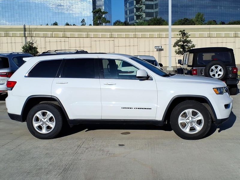Used 2017 Jeep Grand Cherokee LaredoImage 8