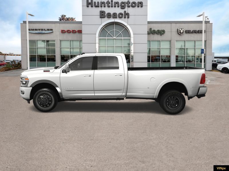 2025 RAM 3500 Longhorn Crew Cab 4x4 DuallyImage 3