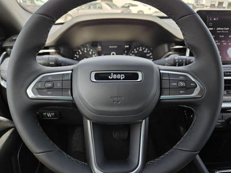 2025 Jeep Compass Latitude 4x4Image 12