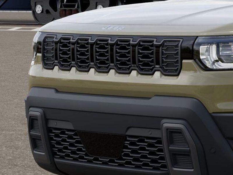 New 2026 Jeep Cherokee Laredo 4x4Image 11