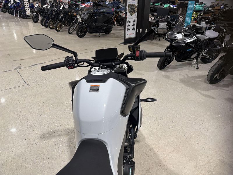 New 2026 CFMOTO 800NK Image 26