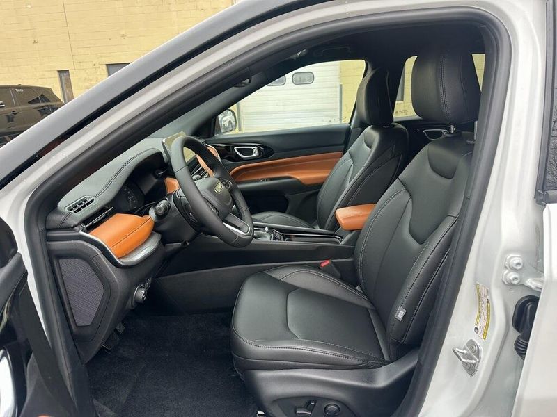 2025 Jeep Compass Limited 4x4Image 12