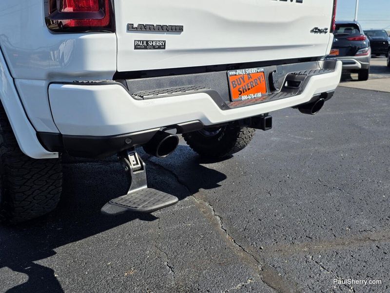 New 2026 RAM 1500 Laramie Crew Cab 4x4 5'7' Box