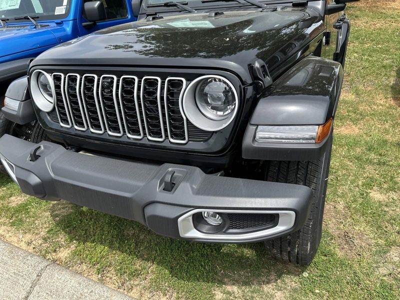 2024 Jeep Wrangler SaharaImage 18