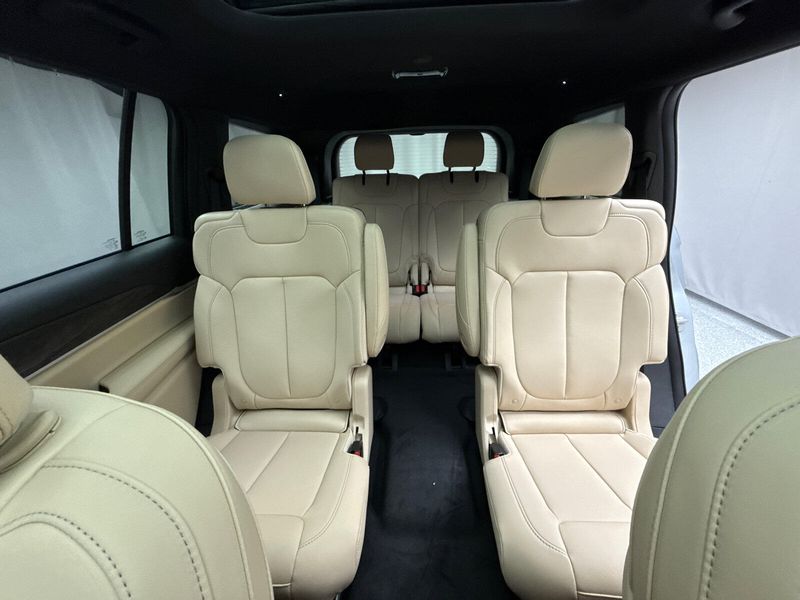 New 2025 Jeep Grand Cherokee L Limited 4x4Image 16