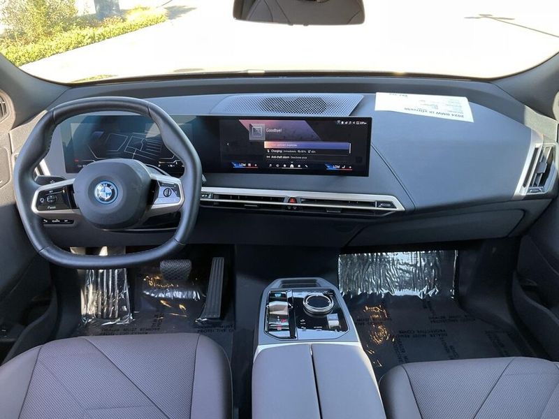 2024 BMW iX xDrive50Image 29