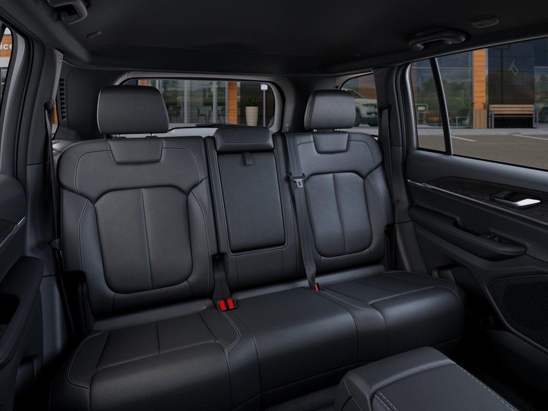 New 2025 Jeep Grand Cherokee Limited 4x4Image 54