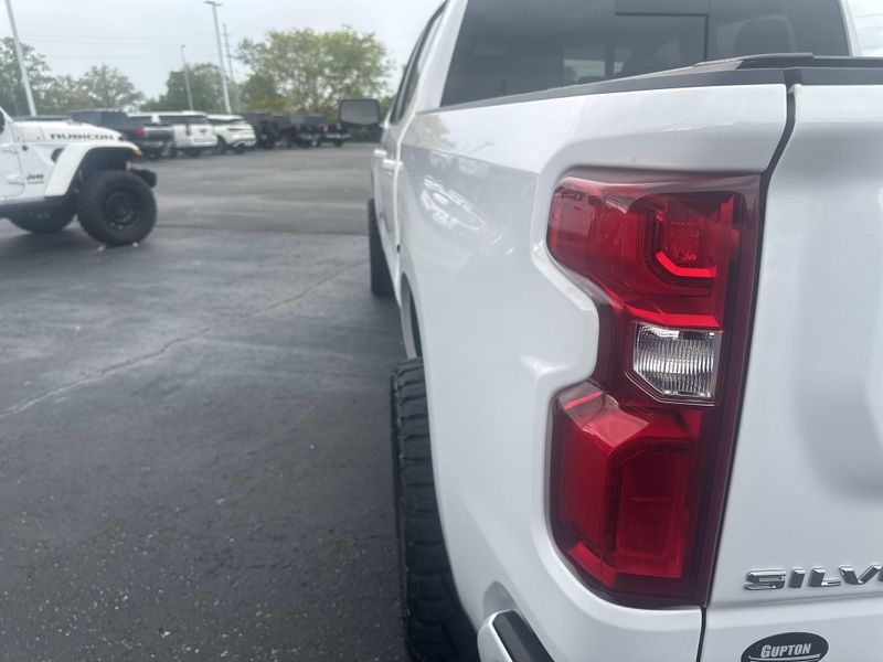 2024 Chevrolet Silverado 1500 RSTImage 12