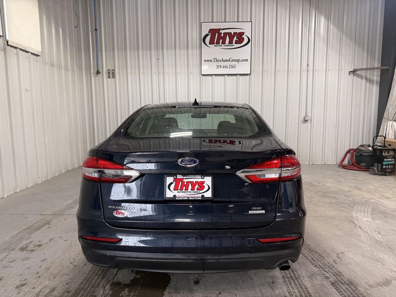 Used 2020 Ford Fusion SEImage 4