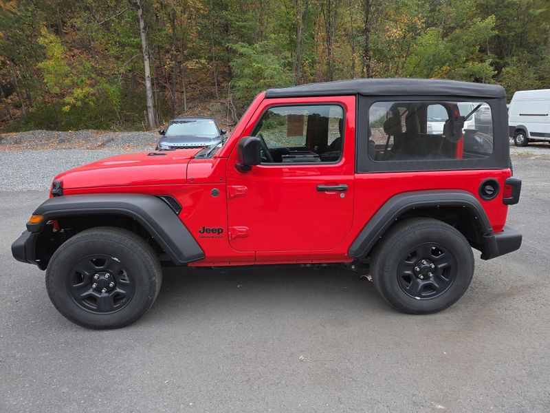 2022 Jeep Wrangler Sport photo 6