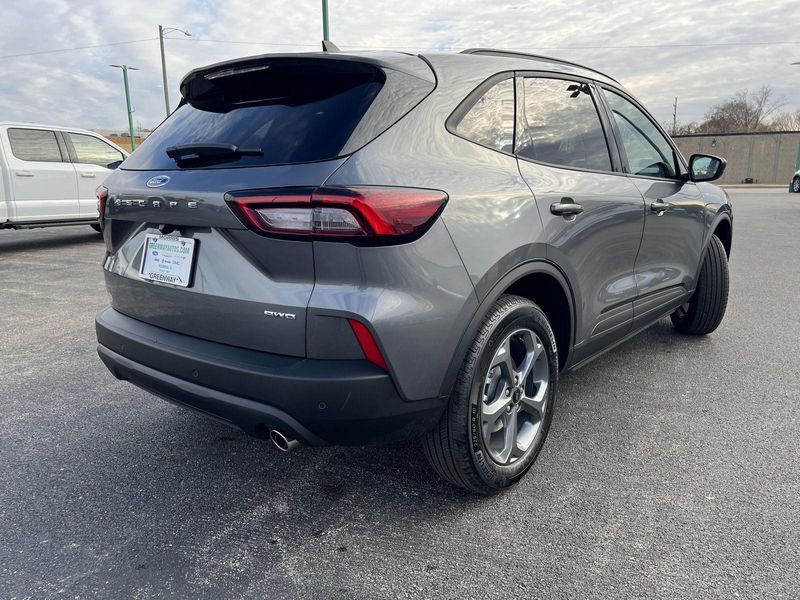 2026 Ford Escape photo 4