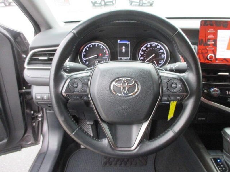 2023 Toyota Camry SEImage 16