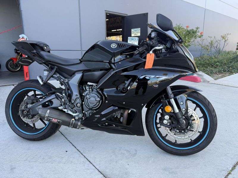 Used 2023 Yamaha YZF R7 Image 3
