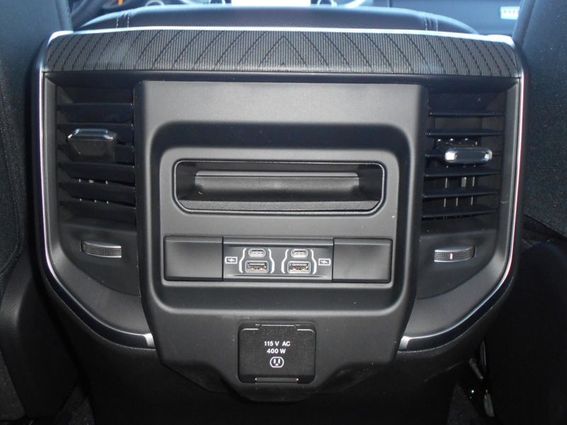 2025 RAM 1500 Big Horn Crew Cab 4x4 5