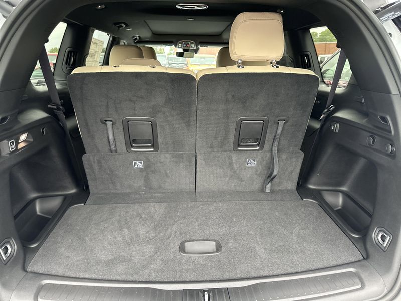 New 2025 Jeep Grand Cherokee L Limited 4x4Image 13