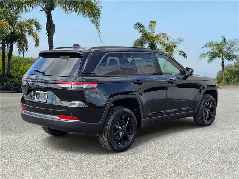 New 2026 Jeep Grand Cherokee Laredo Altitude 4x2