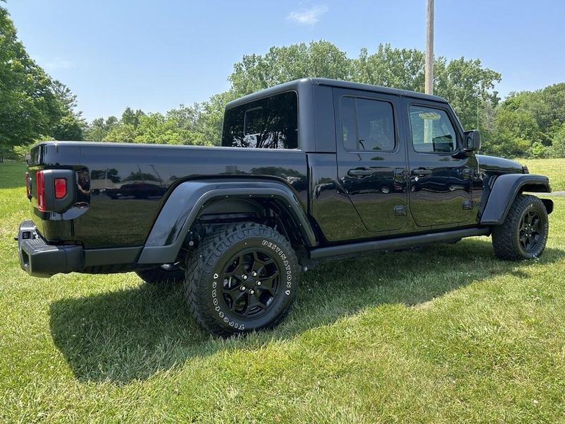 2022 Jeep Gladiator Willys photo 3
