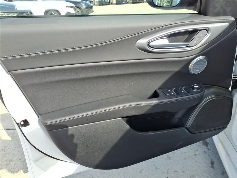 New 2026 Alfa Romeo Giulia VeloceImage 17