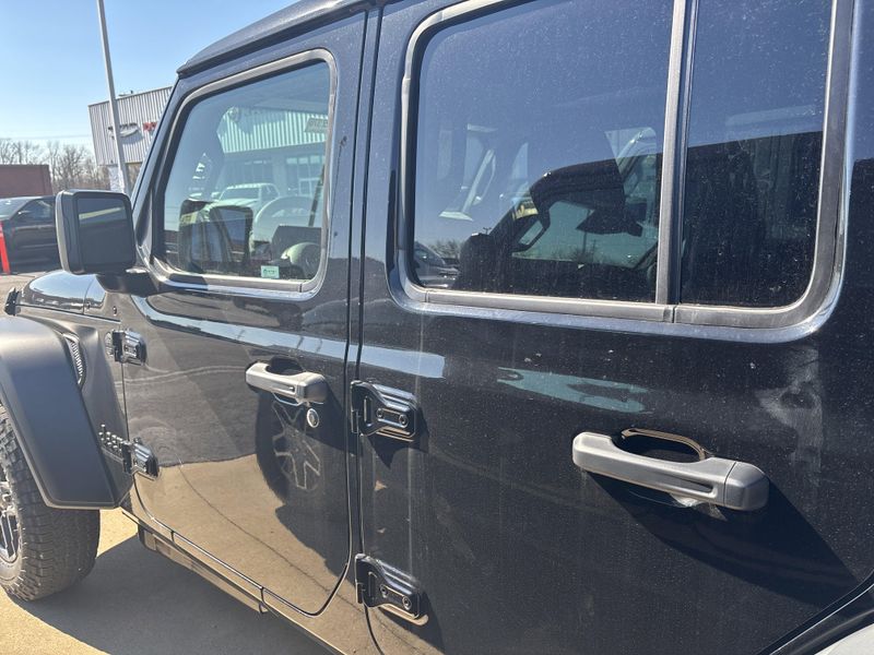 New 2026 Jeep Wrangler 4-door Sport SImage 13