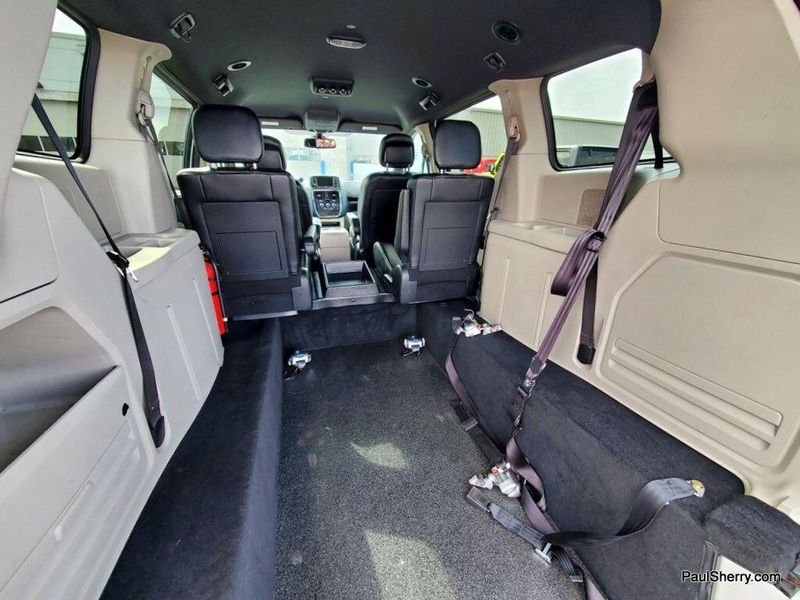2020 Dodge Grand Caravan SXTImage 24