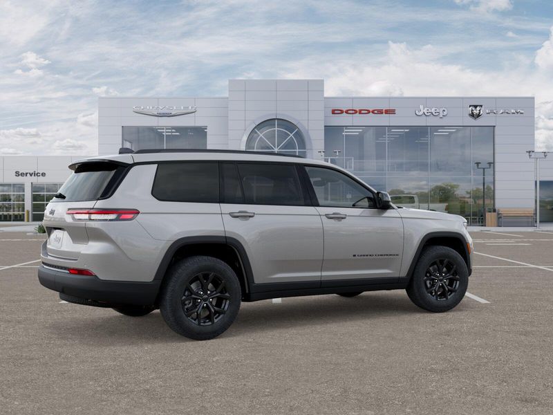 New 2025 Jeep Grand Cherokee L Altitude X 4x4Image 45
