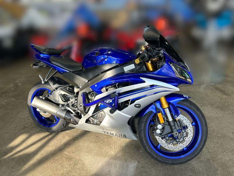 Used 2016 Yamaha YZF-R6 Image 10