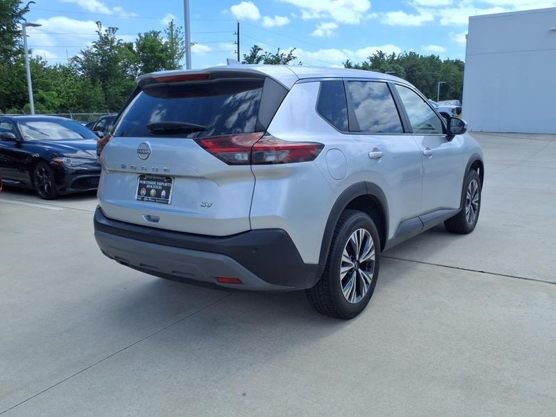 2023 Nissan Rogue SVImage 11
