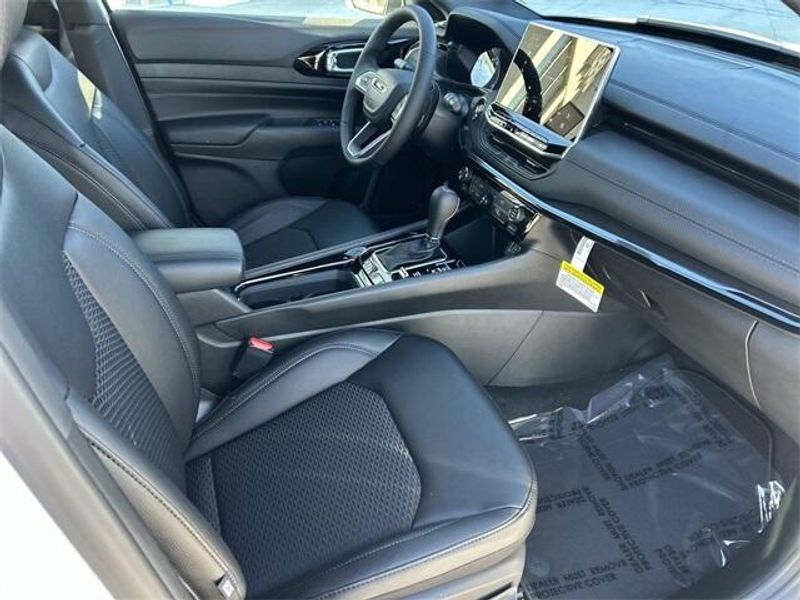 New 2026 Jeep Compass Latitude Altitude 4x4Image 12