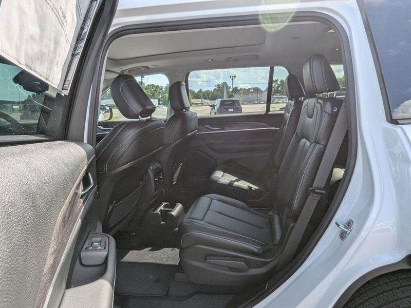 New 2024 Jeep Grand Cherokee L Limited 4x2Image 20