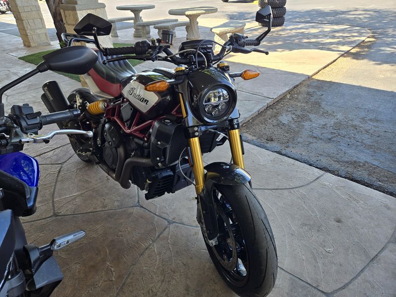 USED 2022 INDIAN MOTORCYCLE FTR 1200 R CARBON Image 1